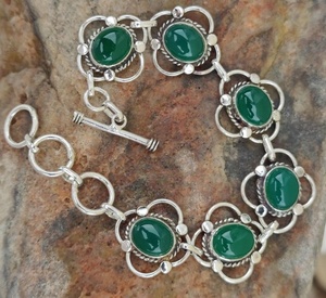 Pulsera de piedras preciosas de ónix verde natural, pulsera de eslabones florales chapada en plata hecha a mano para mujer, pulsera de cadena, pulsera para mujer - Product Image 1