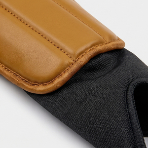 Espinilleras de fútbol para adultos con logo personalizado impreso, fabricadas por un fabricante profesional para venta en línea. - Product Image 5