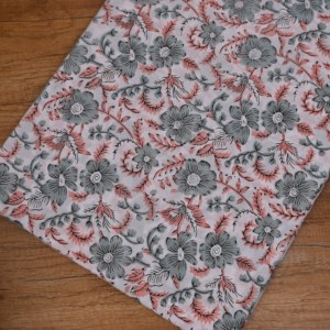 Tela de Algodón con Estampado Floral Gris sobre Base Blanca, Diseño Tradicional, Suave, 100gsm, Tejido, Motivo Botánico Rosa para Vestidos de Niñas - Product Image 1