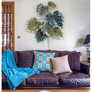 Décoration murale en métal en forme de feuille tropicale |   Décoration murale artistique verte et bleue avec accents dorés |   Décoration murale en métal de grande taille de qualité supérieure pour le salon - Product Image 4