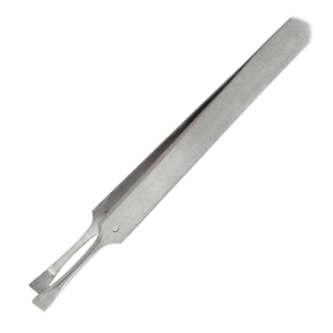 Pince à épiler pour sourcils en acier inoxydable à pointe inclinée, outil de précision durable pour l'épilation des sourcils, style moderne, fabricant au Pakistan - Product Image 6