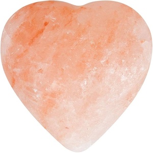 Suministro al por Mayor de Corazones de Sal del Himalaya Rosa Natural Tallados a Mano con Base de Madera Ligera - Product Image 1