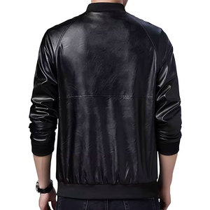 เสื้อแจ็คเก็ตหนัง PU ทรงสลิมฟิตสำหรับผู้ชาย ยี่ห้อ Econex Sports ป้องกันลม สไตล์ลำลอง แต่งหมุด ปกคอพับ ปิดด้วยซิป สีพื้น ทรงปกติ - Product Image 4