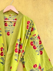 Vestido largo informal de verano para mujer, con estampado floral verde, cuello en V, manga tres cuartos, tejido de algodón. - Product Image 4