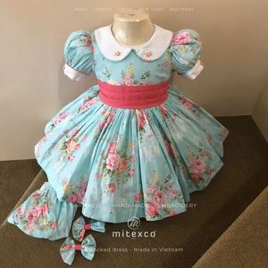 Ensemble robe classique bleu à fleurs pour filles, design personnalisé, fabriqué au Vietnam par MITEXCO, un fournisseur de confiance. - Product Image 1