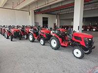 Tracteur Sub-Compact Euro 5 CE EU EMAKR EPA de Fabrication Chinoise avec Attelage 3 Points et Structure Anti-Renversement pour la Tonte