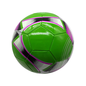 Balón de Fútbol Verde Cosido con Patrón Rosa, Negro y Blanco, Impresión Serigráfica, Estilo Popular - Product Image 2