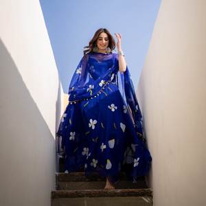 Beautiful Evening <b>Dresses</b> for Parties Elegant Gown with Dupatta-for Stylish <b>Women</b> - Product Image 5