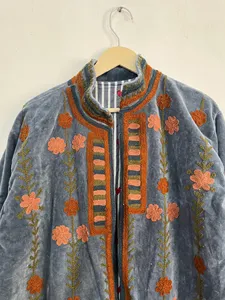 Veste longue en velours gris de luxe pour femmes, style Suzani, broderie florale, manches longues, col montant, style bohème, vêtements d'extérieur d'hiver - Product Image 2