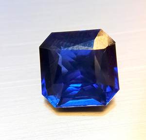 Rubí Rojo Natural, Corte Brillante, Gema Suelta, Certificado por Terceros, Piedra de Nacimiento de Septiembre, Gema al por Mayor, Color Cambiante, de la Región de Rajasthan - Product Image 4