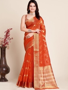 Sari en coton mélangé Kota Doria à imprimé géométrique tissé pour femme KV avec chemisier non cousu (Orange) - Product Image 3