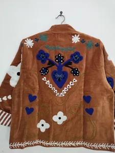 Chaqueta Bomber Unisex Hecha a Mano de Terciopelo Marrón con Bordado, Parches Florales Vintage, Estilo Boho Étnico, Ropa de Abrigo de Algodón para Otoño e Invierno - Product Image 4