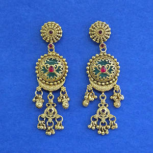 Mayoristas de Joyería Artificial de Moda en India, Pendientes de Estilo Antiguo con Baño de Oro Mate 231395 - Product Image 2