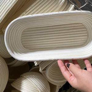 Panier de levage ovale en rotin naturel le plus vendu avec doublure, panier banneton tressé naturel en gros à prix abordable pour la pâtisserie maison - Product Image 5