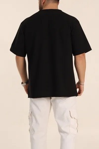Camisetas de Hombre Transpirables de Punto 100% Algodón - Logotipo Frontal, Corte Regular, Secado Rápido, Sostenibles, Hechas en Pakistán, Venta al Por Mayor - Product Image 2