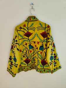 Chaqueta Bordada Suzani de Terciopelo Hecha a Mano, Chaqueta Étnica Hecha a Mano, Chaqueta Suzani Floral, Chaqueta de Terciopelo Puro, Estilo Boho Hippie - Product Image 6