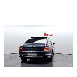 Bentley Flying Spur 4.0 Novembre 2022 32 470 km Volant à gauche Boîte de vitesses automatique - Product Image 4