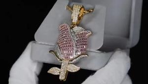 Colgante de Flor de Rosa con Incrustaciones de Diamantes para Hombre, Chapado en Rodio, Joyería de Lujo para Fiestas - Product Image 3
