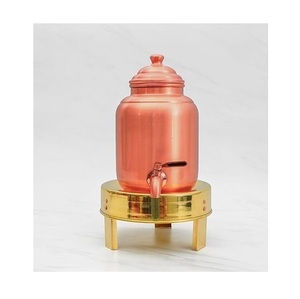 Distributeur d'extérieur en cuivre écologique, accessoire de présentation de boissons de luxe, conçu pour l'organisation et la présentation raffinée des rafraîchissements - Product Image 2