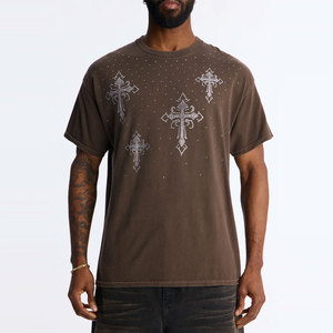 Camiseta Moderna de Manga Corta con Cuello Redondo y Diseño de Cruz con Pedrería, Estilo Urbano, Tela Jersey, Corte Regular - Product Image 5
