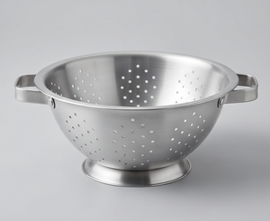 Passoire en acier inoxydable de qualité supérieure avec deux poignées, égouttoir en métal durable, idéal pour laver le riz et les fruits, ustensile de cuisine indispensable - Product Image 1
