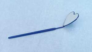Miroir de maquillage en forme de cœur avec revêtement plasma bleu, outil métallique pour la formation aux extensions de cils, accessoire de beauté réutilisable, personnalisable OEM - Product Image 4