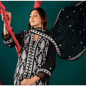 Marque populaire Readymade Gown Avec Pantalon dames Designer readymade Costumes pour femmes Brodé readymade partywear Costumes - Product Image 6