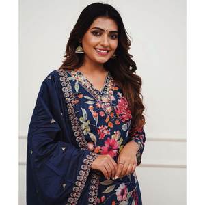 Superbe ensemble haut et bas en tissu crêpe pour soirée, avec dupatta XL et manches trois-quarts - Product Image 2