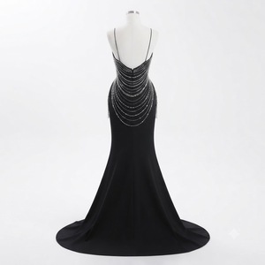 Robe de soirée sirène noire à perles et strass, dos nu, asymétrique, longue, pour soirée - Product Image 2