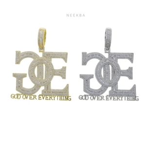 Colgante Dios Sobre Todo - Colgante con Letra de Moissanita en Plata de Ley 925, Pieza de Moissanita 100% Hecha a Mano - Product Image 6