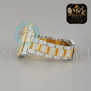 นาฬิกาข้อมือผู้ชายหรูหรา ตัวเรือนสแตนเลสสตีลสีทอง ประดับเพชร ควอตซ์ หน้าปัดคริสตัลแซฟไฟร์ กันน้ำ 10 บาร์ สายแบบพับได้ สไตล์ฮิปฮอป - Product Image 2