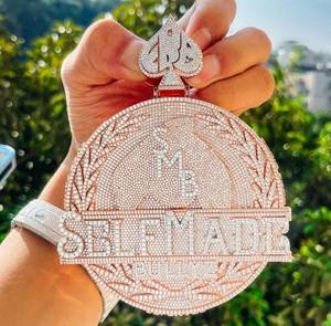 Colgante Personalizado de Plata de Ley 925 con Moissanita VVS Iced Out, Joyería Hip Hop, Colgante Circular Personalizado con Letra/Nombre, Colgante con Engaste - Product Image 1