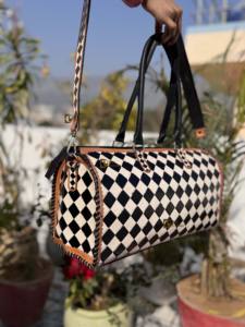 Nouveau sac de voyage en cuir artisanal de créateur, multi-usages, motif damier, sac fait main, sac de voyage unisexe, grand sac à main - Product Image 2