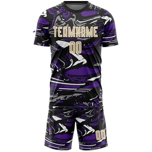 Tenue de football professionnelle rayée, personnalisable par sublimation, kit rétro pour équipe, équipement de performance pour les marchés américain et européen - Product Image 5