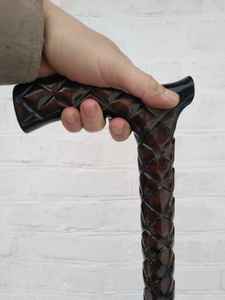 Bastón de Madera Moderno y Ecológico Hecho a Mano con Empuñadura de Madera - Tamaño Personalizable al Mejor Precio - Product Image 2