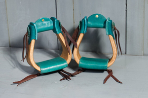 Juego de estribos de cuero para caballo estilo western, equipo ecuestre, reposapiés para montar a caballo, accesorios de equitación duraderos hechos a mano - Product Image 4