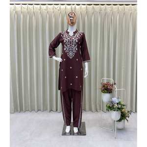 Hermoso conjunto superior e inferior para mujer para ropa de fiesta - Product Image 1