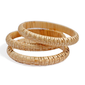 Bracelets en rotin tendance pour femmes, accessoires à porter au poignet, logo et tailles personnalisés, bracelets et joncs. - Product Image 3