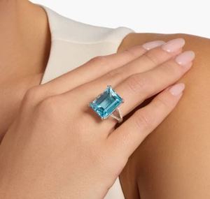 Anillo de compromiso de cóctel con topacio azul cielo, corte esmeralda, chapado en oro blanco de 14K sobre plata de ley, engaste de garra, anillo llamativo para fiesta - Product Image 2