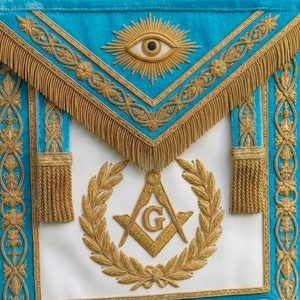 Tablier de Franc-Maçon de Luxe en Velours Bleu Brodé Or avec Compas Carré et Œil Qui Tout Voit - Product Image 5