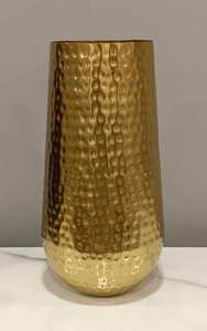 แจกันดอกไม้อะลูมิเนียมหล่อขึ้นรูป สำหรับตกแต่งบ้านสไตล์วินเทจและร้านกาแฟ แจกันโลหะสำหรับของตกแต่งระดับพรีเมียม ผลิตด้วยมือในอินเดีย - Product Image 4