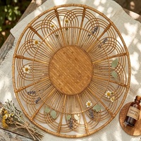 Étagère murale en rotin circulaire, décoration bohème pour la maison, motif floral, décoration murale pour salon, panier en rotin spirituel pour le salon