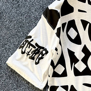 เสื้อถักคอวีผู้ชาย ผ้าโพลีเอสเตอร์/คอตตอนน้ำหนักเบา ระบายอากาศได้ดี แห้งเร็ว ทรงหลวม สไตล์อาหรับ ผลิตแบบ OEM ผ่านกระบวนการซับลิเมชั่น  ยั่งยืนและเป็นมิตรต่อสิ่งแวดล้อม - Product Image 1