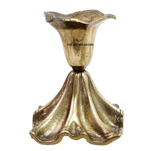 Candelabro Decorativo de Aluminio con Diseño de Hojas, Iluminación Ambiental, Decoración Única de Concreto, Precio Impresionante - Product Image 3