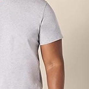 เสื้อยืดคอกลมแขนสั้นสีเทาสำหรับผู้ชาย ทรงเข้ารูป สไตล์ลำลอง ผ้าเจอร์ซีย์คอตตอน สีพื้น ระบายอากาศได้ดี ดีไซน์แบบถัก - Product Image 4