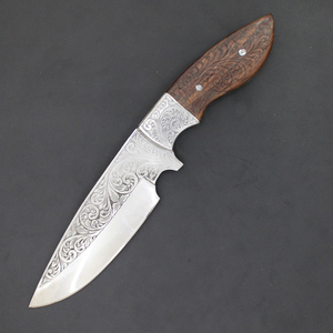 Cuchillo de caza de hoja fija de acero inoxidable grabado con mango de madera y funda de cuero, diseño de punta caída - Product Image 3