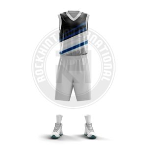 Uniforme de basket-ball classique en polyester, construction légère et durable, confort optimal, conçu pour les sports d'équipe et les performances sportives - Product Image 1