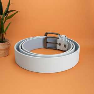Ceinture décontractée vintage rivetée en cuir de vachette blanc massif avec boucle ardillon argentée, en cuir véritable rectangulaire, largeur 3,5 cm, 120 cm - Product Image 3