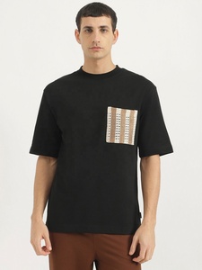 Mens Cotton T-Shirt 180 GSM Contrast Crochet Pocket Crewneck Short Sleeve Black Tee OEM Apparel Manufacturer - Product Image 3