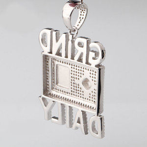 จี้เงินแท้ 925 ดีไซน์สั่งทำได้ พร้อมเพชรโมอิสซาไนต์ ผ่านการทดสอบ รับสลักชื่อ ตัวอักษร หรือข้อความ  ลดราคาพิเศษ - Product Image 6